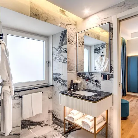 Cc Palace Hotell