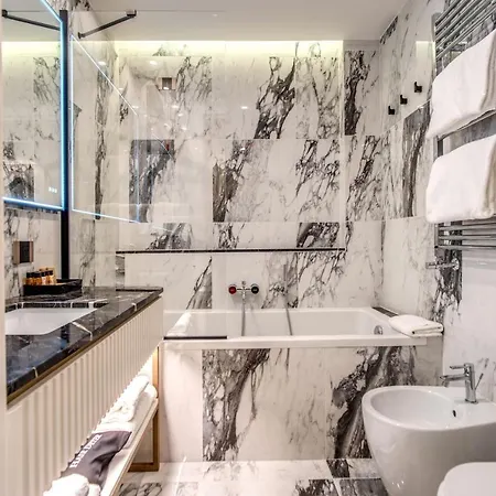 Cc Palace Hotell 4*