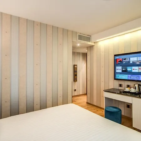 Cc Palace 4* Rom