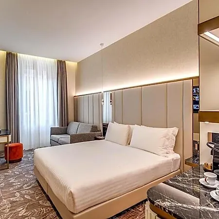 Cc Palace Hotel